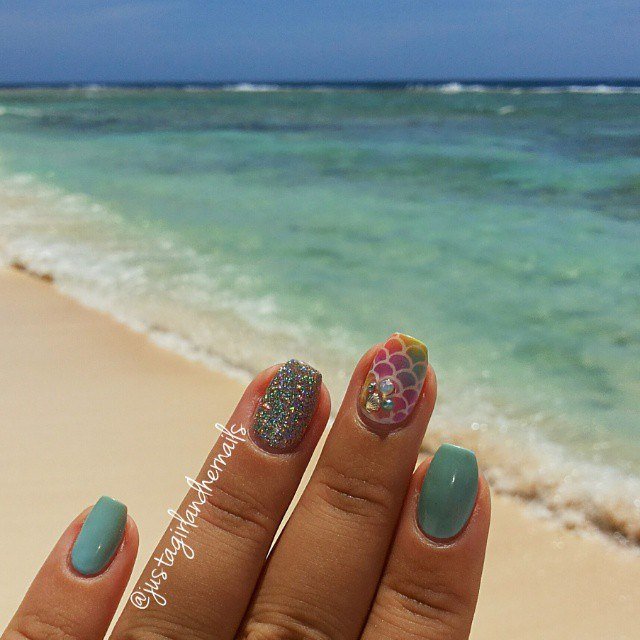 Autumn Leaves Manicure