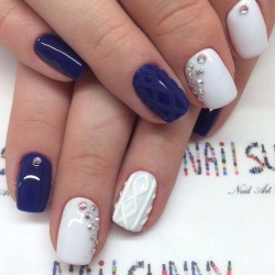Glossy painted nails photo