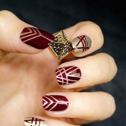Burgundy nails photo