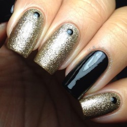 Black-golden nails photo