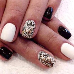 Nails with foil photo