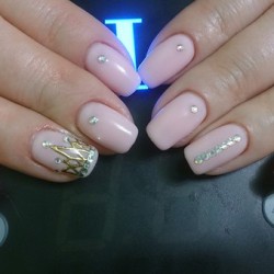 Nails with crown photo