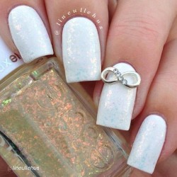 Nails with diamonds photo