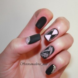 Chic nails photo