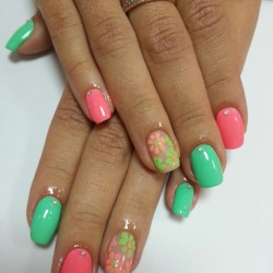 Pink and green nails photo