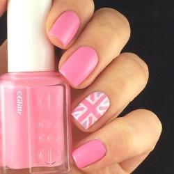 Pink pattern nails photo