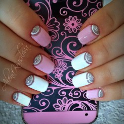 White-pink nails photo
