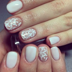 Bride’s nails photo