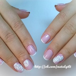French manicure with roses photo