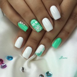Mint and white nails photo