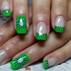 Bright green nails photo
