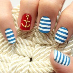 Striped nails photo