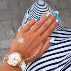 Blue and silver nails photo