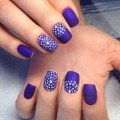 Nails with dots