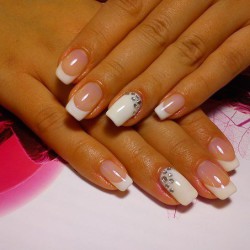 White nails photo
