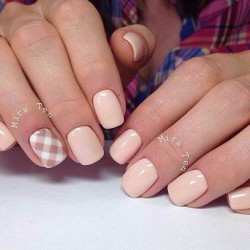 Creamy nails photo