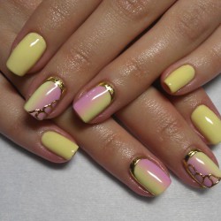 Violet and yellow nails photo