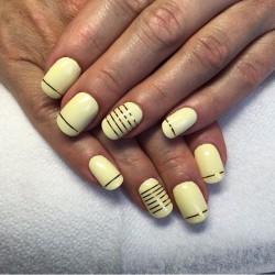 Pale yellow nails photo