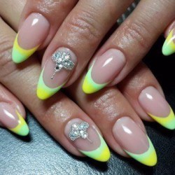 Summer nails shellac photo