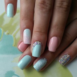 Mint and pink nails photo