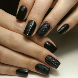 Black shellac nails photo