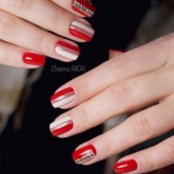 Red nails 2016 photo