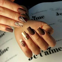 Extravagant nails photo