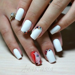 White nails photo