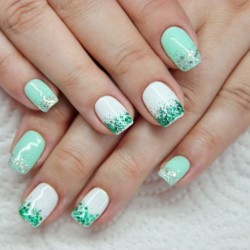White-green nails photo