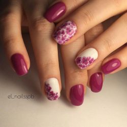 Fuchsia nails photo