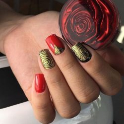 Passionate nails photo