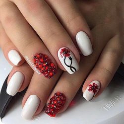 Nails with poppies photo