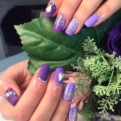 Nails under a lilac dress photo