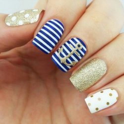 Striped nails photo