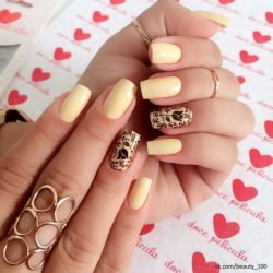 Sunny nails photo