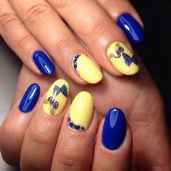 Yellow and blue nails photo