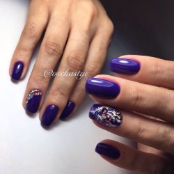 Festive nails photo