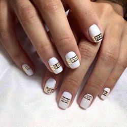 White and gold nails photo