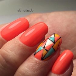 Geometric gel nails photo