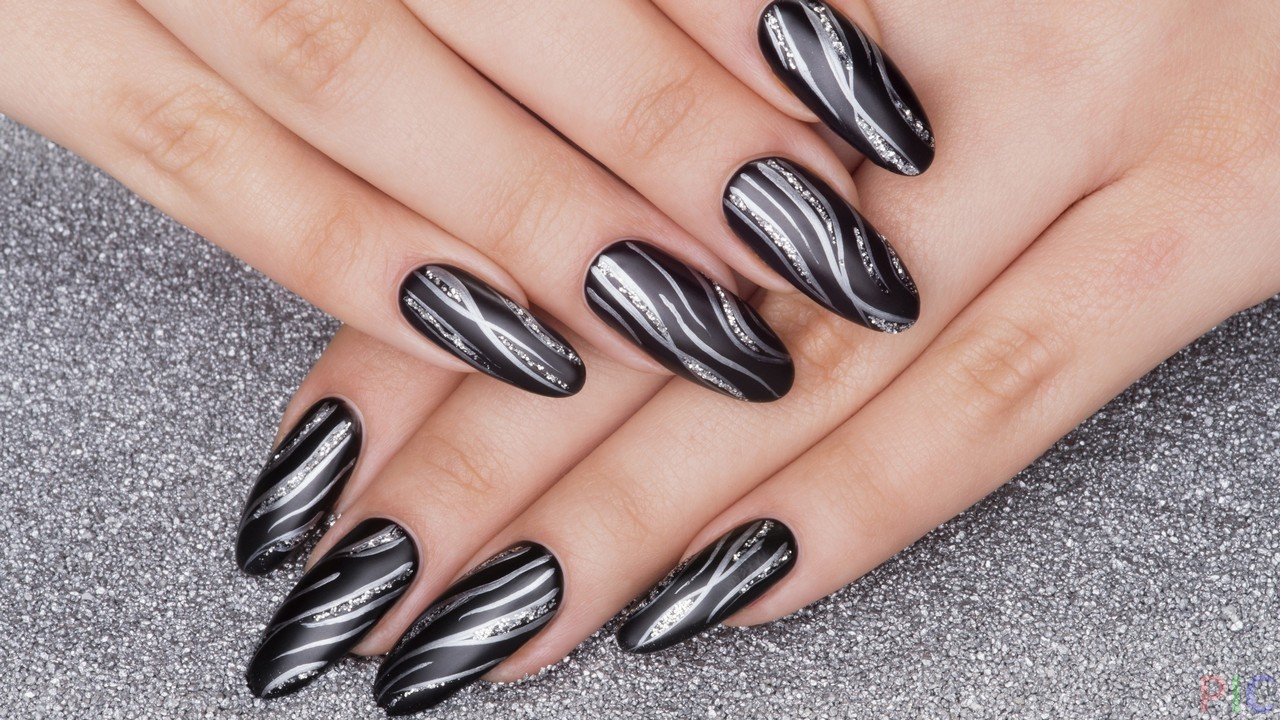 Black shellac nails