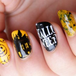 Black and yellow nails photo
