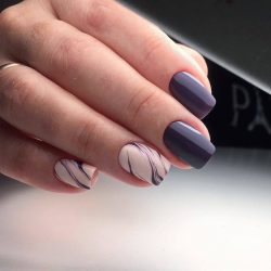 Two-color shellac nails photo