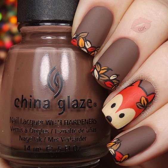 Autumn nails with leaves