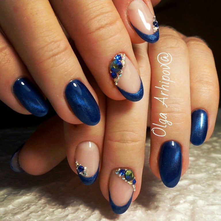 Nail polish for blue dress