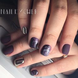 Plum nails with a picture photo