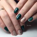 Green short nails