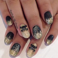 Black and silver nails photo