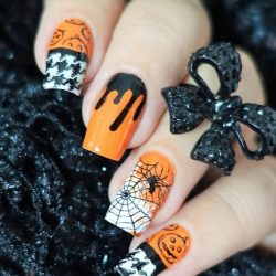 Black and orange nails photo