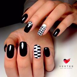 Black and white nail art photo