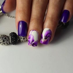 Lilac nails photo